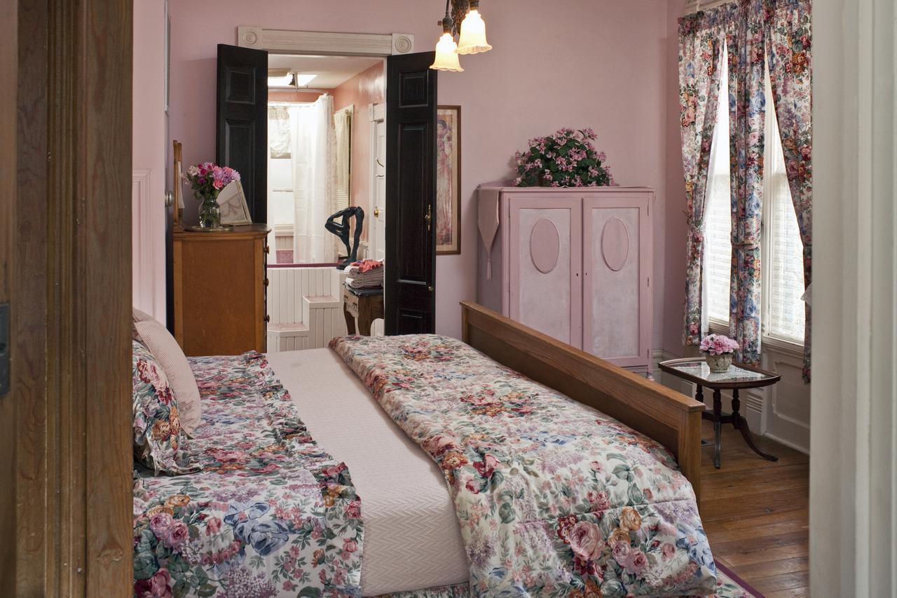 Cliff Cottage Inn, Downtown Bed & Breakfast Eureka Springs Buitenkant foto