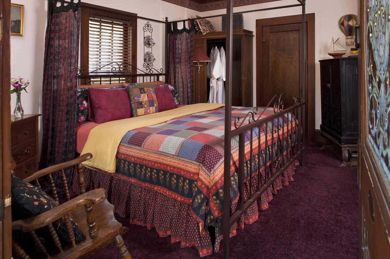 Cliff Cottage Inn, Downtown Bed & Breakfast Eureka Springs Buitenkant foto