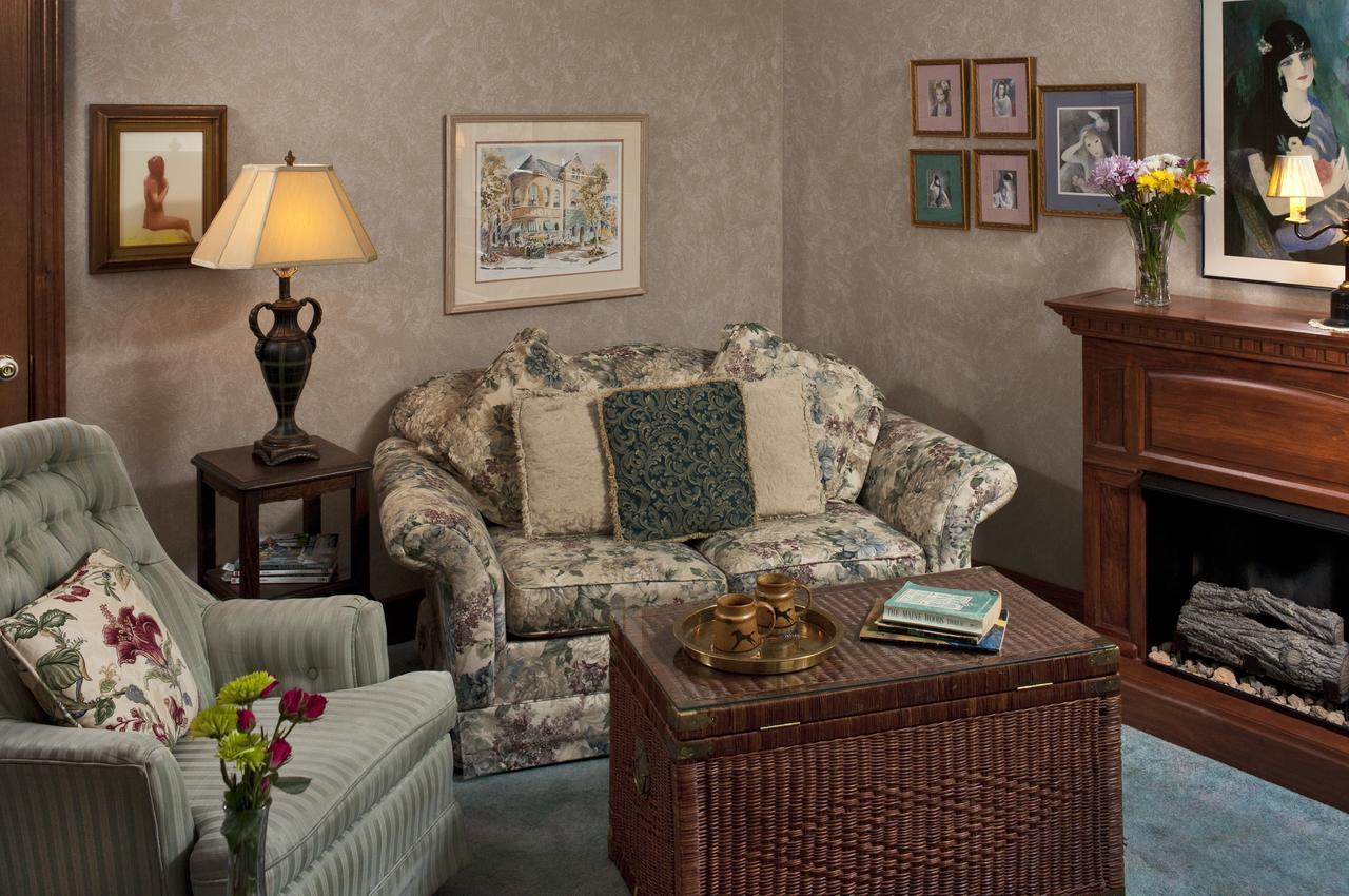 Cliff Cottage Inn, Downtown Bed & Breakfast Eureka Springs Buitenkant foto