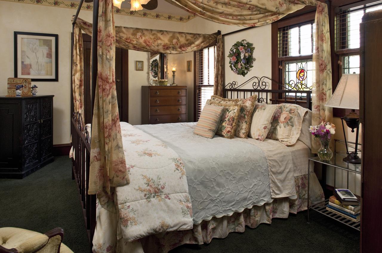 Cliff Cottage Inn, Downtown Bed & Breakfast Eureka Springs Buitenkant foto