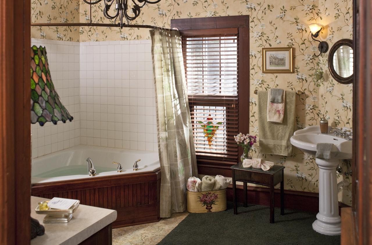 Cliff Cottage Inn, Downtown Bed & Breakfast Eureka Springs Buitenkant foto