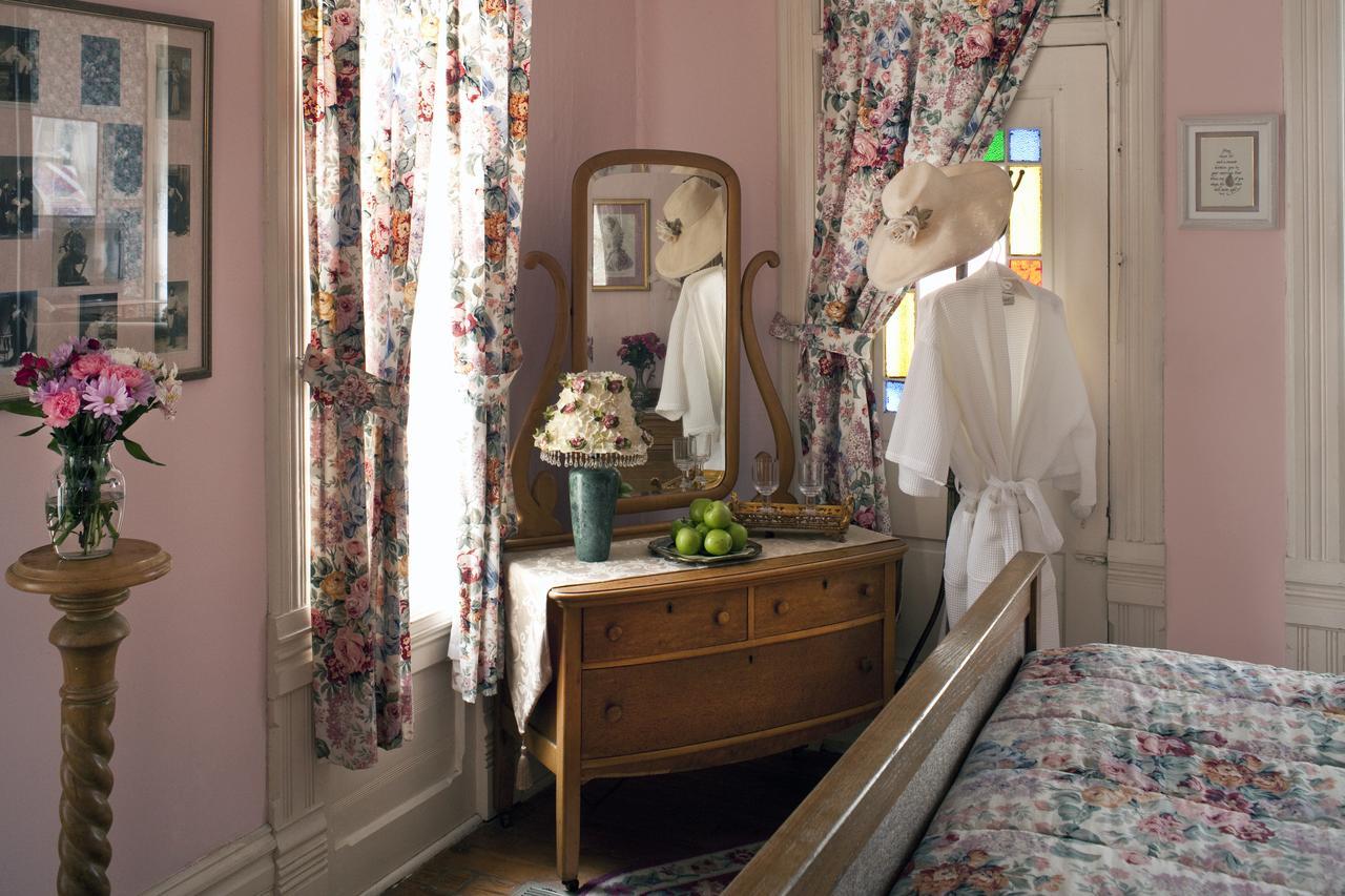 Cliff Cottage Inn, Downtown Bed & Breakfast Eureka Springs Buitenkant foto